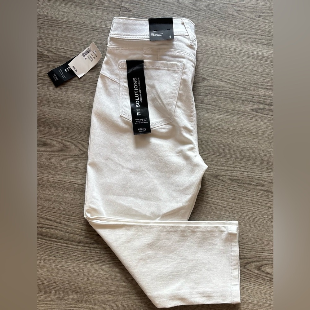 Women's White Capris